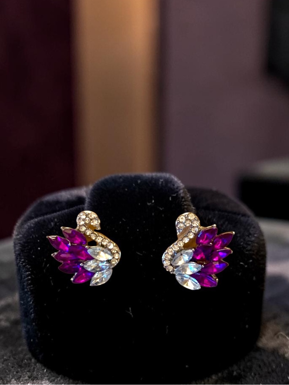 Swan Crystal Stud Earrings in Purple & Clear Crystals NWT - Picture 3 of 3